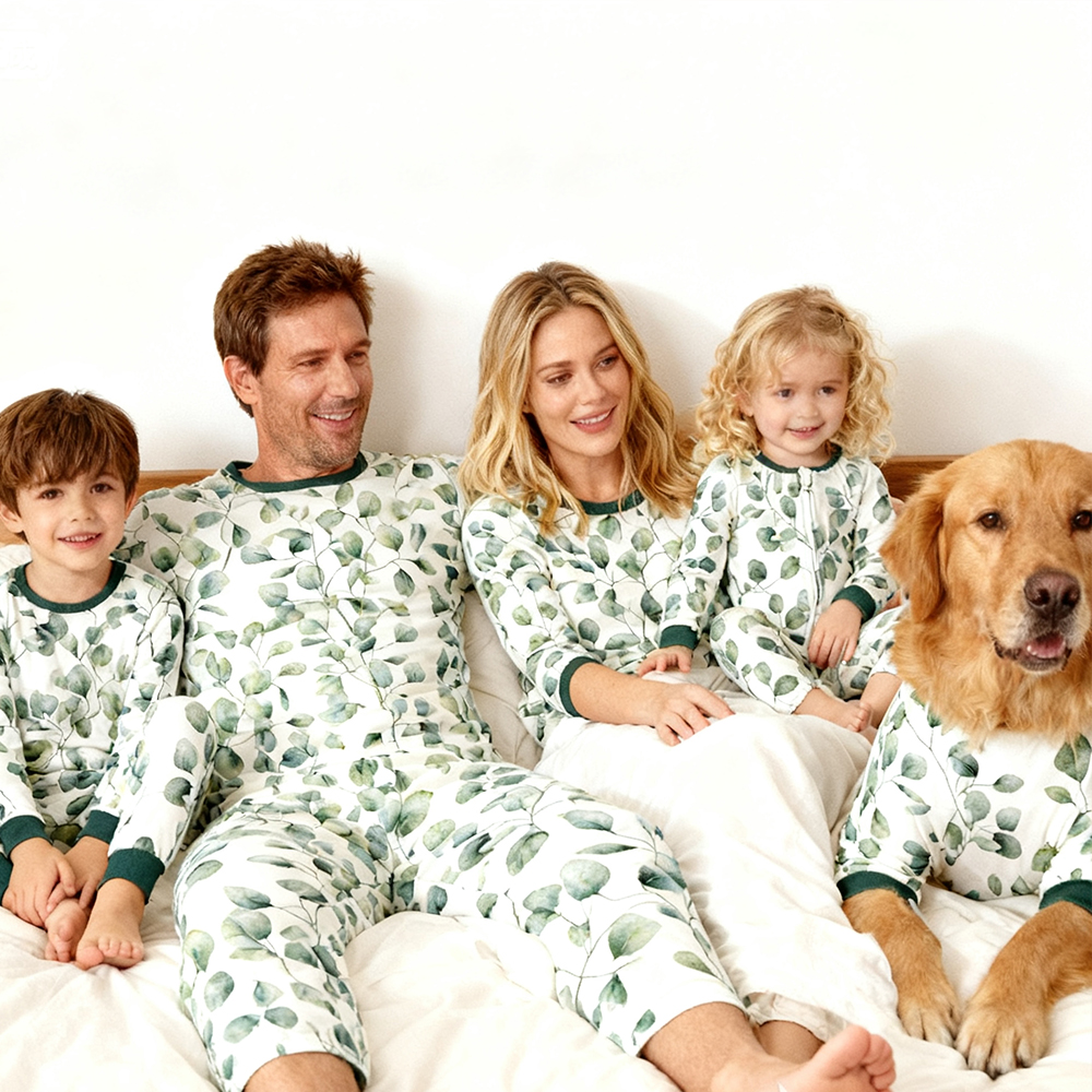 OEKO-Tex bamboo newborn pajamas by Weiwei, featuring custom long-sleeve rompers. Eco-friendly, wholesale baby clothes perfect for spring.