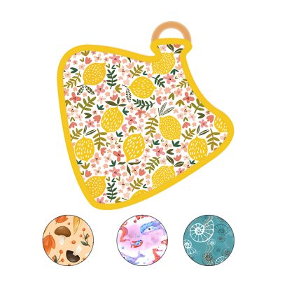 Customizable bamboo baby pyjamas with winter wildlife print, featuring dog and bear. Soft, eco-friendly. Ideal for newborns. Wholesale by Weiwei.