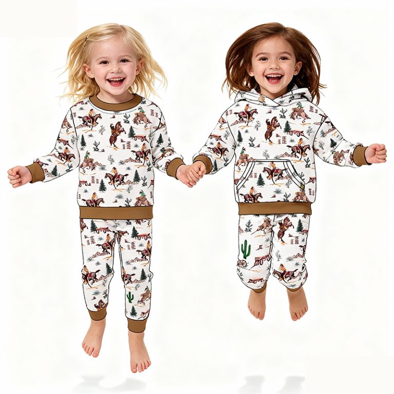 Western pattern romper with two-way zipper for newborns. Short sleeve, short pants, bamboo fabric. Ideal for custom, wholesale orders. Brand: Weiwei.